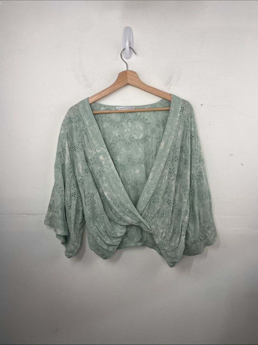Young Fabulous & Broke Tia Sage Green Eyelet Kimono Sleeves Cropped Top  Small
